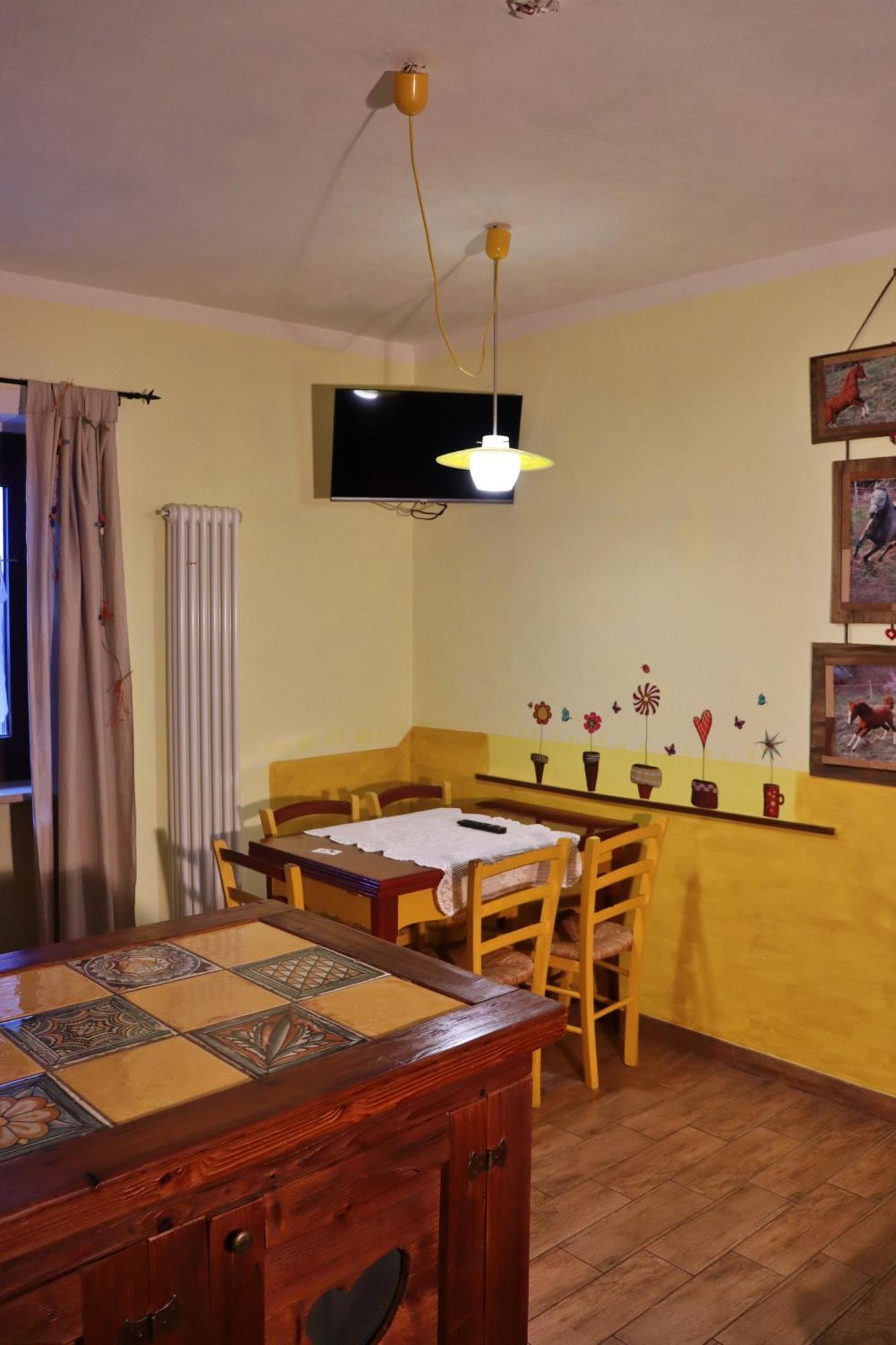 Chevres A Cheval - Apartment Aosta Ngoại thất bức ảnh